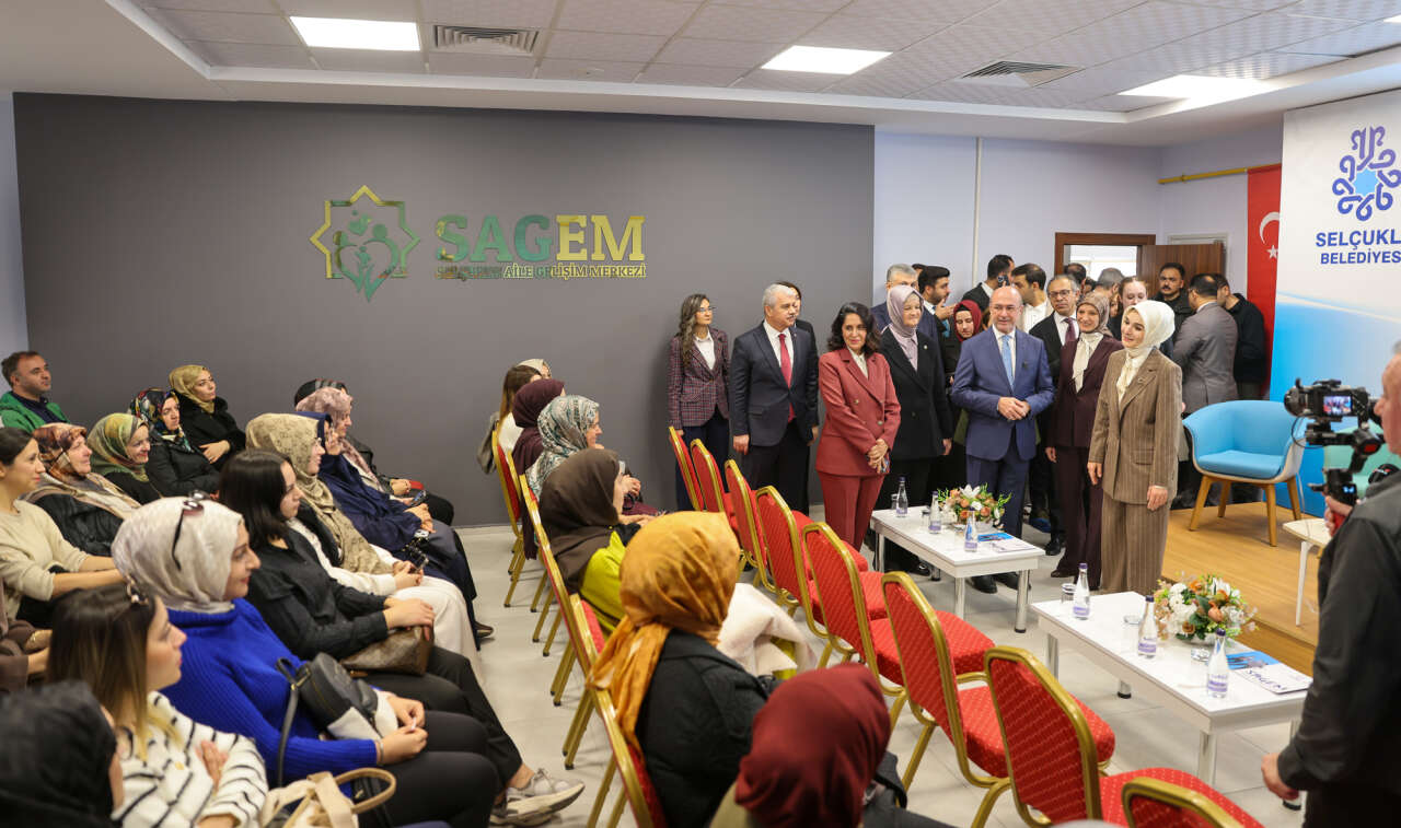 Bakan Göktaş, Konya’daki merkezi Türkiye’ye örnek gösterdi 3